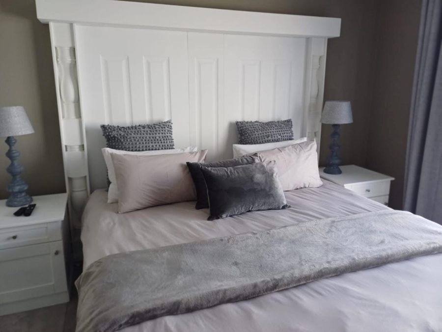 To Let 4 Bedroom Property for Rent in Pinnacle Point Golf Estate Western Cape